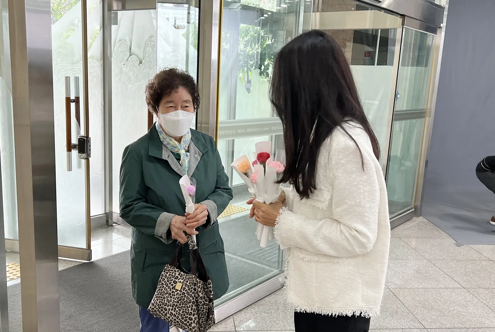 2022 어버이주일 카네이션 섬김