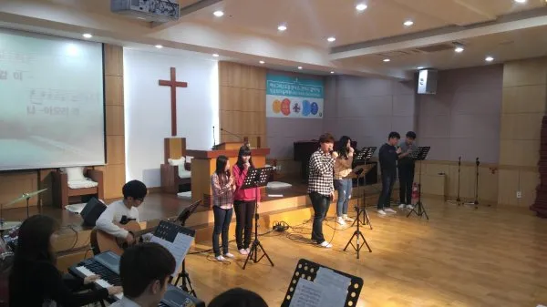 중고등부 예배 모습
