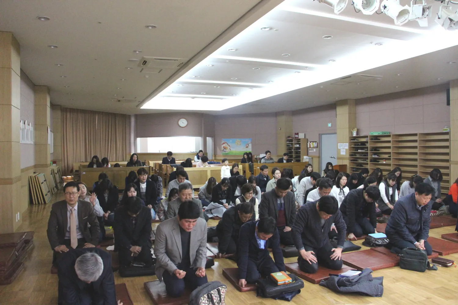 교사 전체 기도회