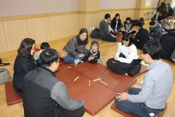 청장년 가족 윷놀이